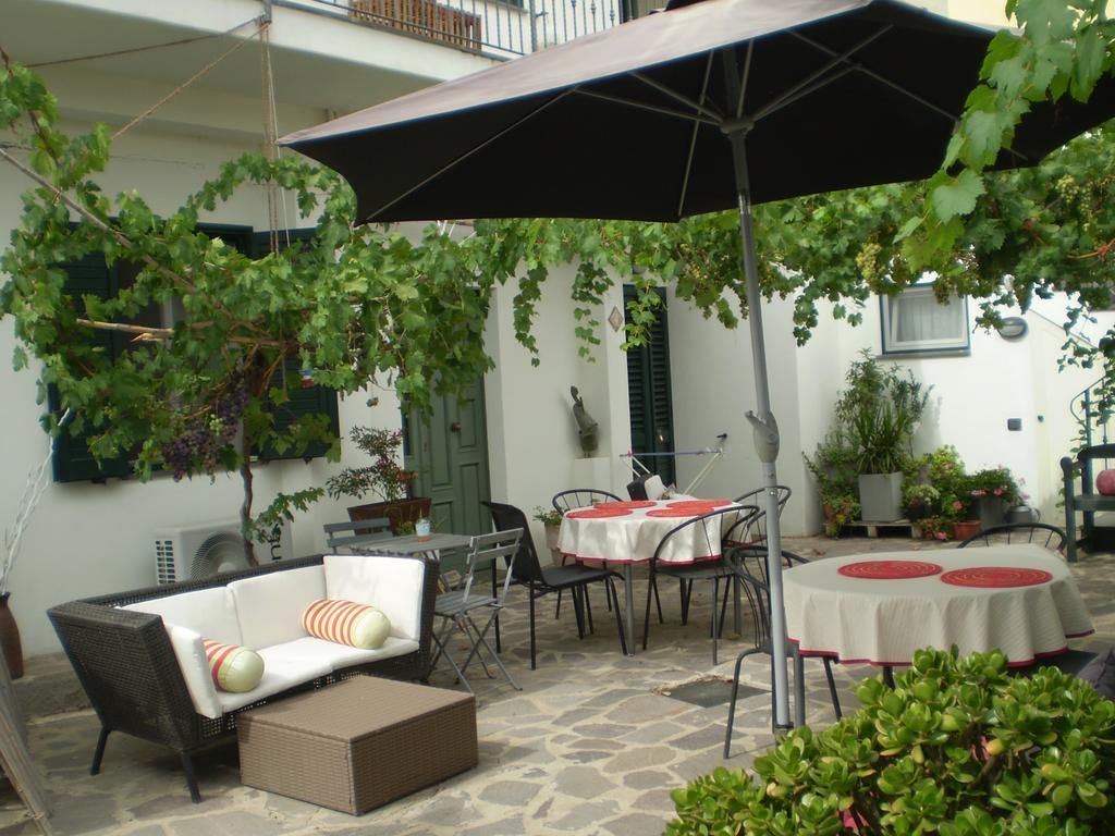 Il Giardino Di Emilio Bed and Breakfast Marrùbiu Camera foto