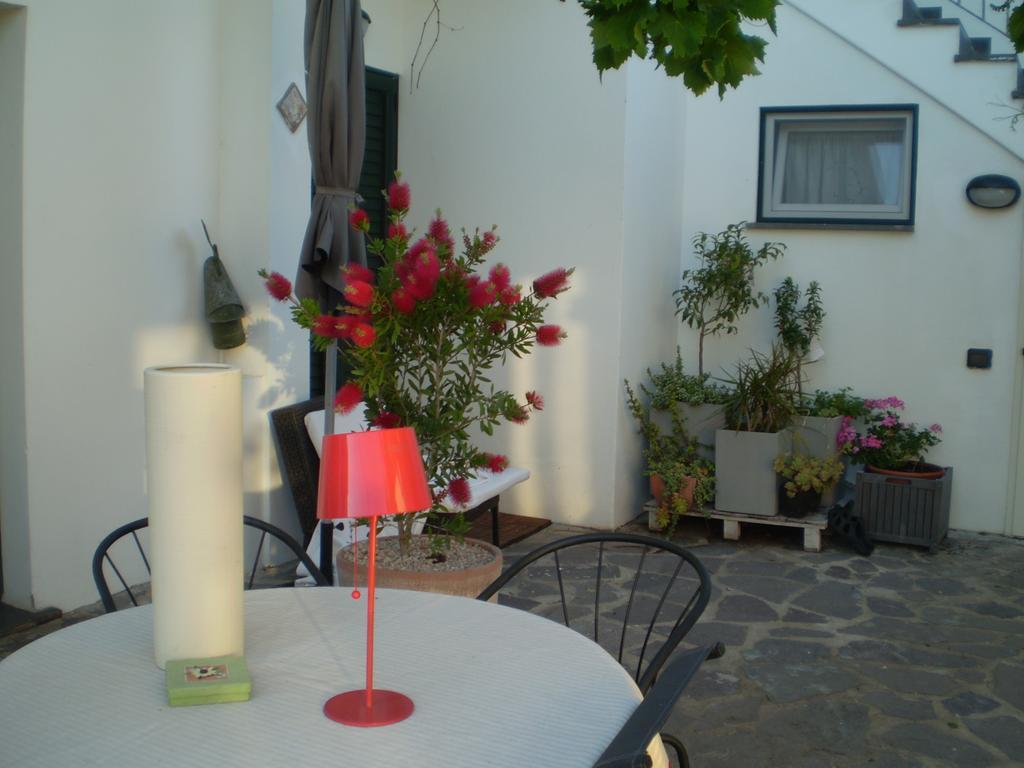 Il Giardino Di Emilio Bed and Breakfast Marrùbiu Camera foto